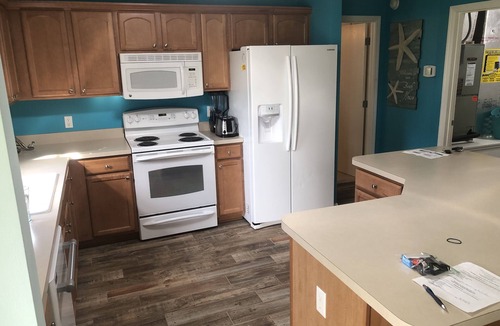 Duval House | Centrally Located Family Friendly - one gas golf cart, seats 4 - coastal themed