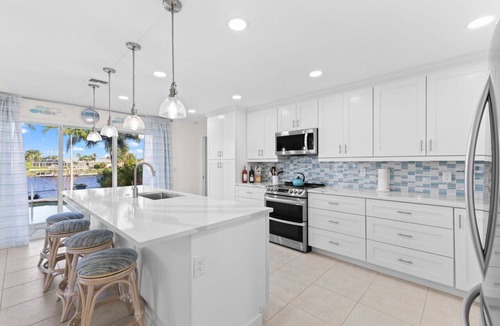 Caloosahatchee House | Centrally Located, Waterfront, Modern Home with lots of amenities