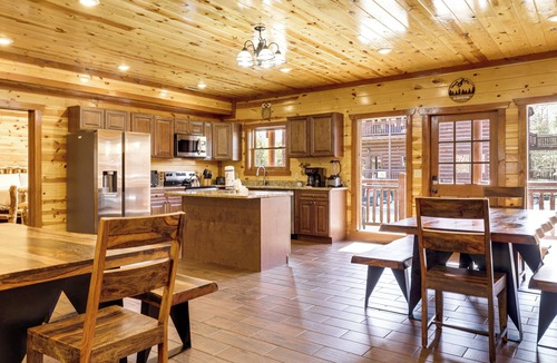 Caton House | Cha Chas Castle': Smokies Lodge w/Indoor Pool!