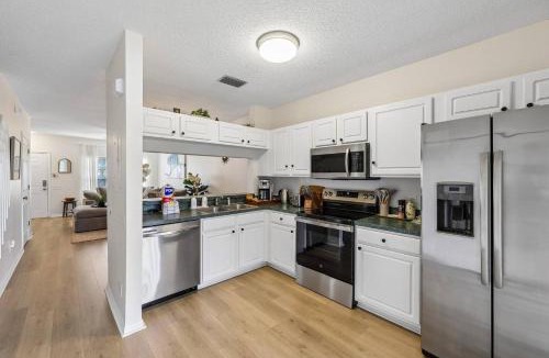 Sabal Harbour House | Chameleon Lagoon