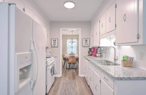 Goose Creek House | Charleston Lux w/King Bed&Games!