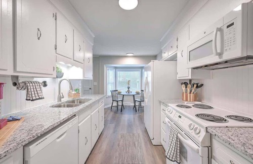 Goose Creek House | Charleston Lux w/King Bed&Games!