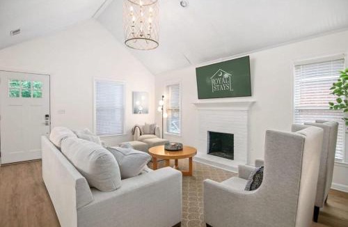 Mount Pleasant House | Charleston Oasis with Hot Tub, Mins to Dtwn