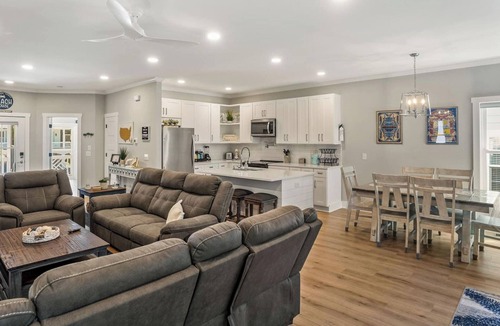 Bonito Boathouses House | Charleston-Style Retreat, Golf Cart Included, Overlooking Ocean Creek Golf Course, 698 Bonito