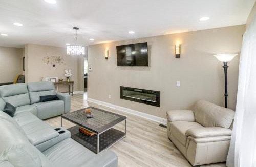 Wesley Heights House | Charlotte Home w/Yard - Near Spectrum Center!