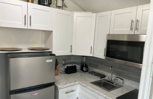 West Palm Beach House | Charming 1-bedroom house in fantastic West Palm Beach with AC