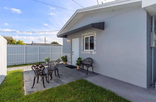 Homestead Apartment | Charming 1 Bedroom Apartment
