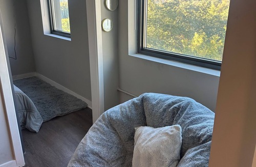 Colonial Homes Apartment | Charming 1 bedroom apartment with fitness center lovely Buckhead