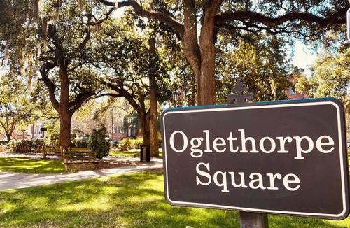 Historic District - North Condo | Charming 1-bedroom condo that sleeps 4 in enchanting Savannah on Historic Square