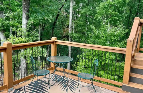 Seneca Apartment | Charming 1-bedroom garage apartment with AC in Seneca