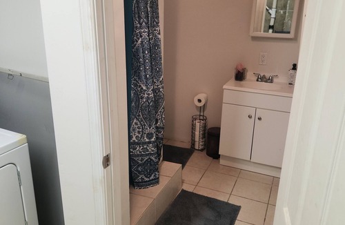 Newark House | Charming 1-bedroom house with AC and WiFi in welcoming Newark