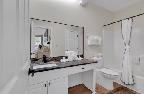 Vaught Condo | Charming 1BR Condo in Savannah Shores