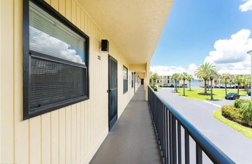 Port Charlotte Condo | Charming 2-bedroom condo in wonderful Port Charlotte with AC, WiFi