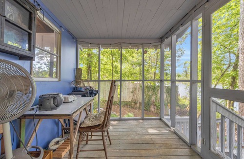 Mountain Rest Cabin | Charming 2-bedroom cabin in beautiful Mountain Rest on Lake Becky
