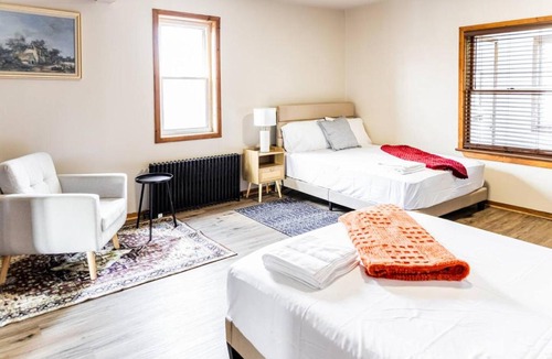 Hackensack Apartment | Charming 2 Bedroom Apartment Near NYC, Metlife Stadium