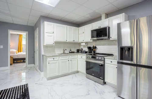 Decatur Apartment | Charming 2-bedroom apartment in delightful Decatur with AC