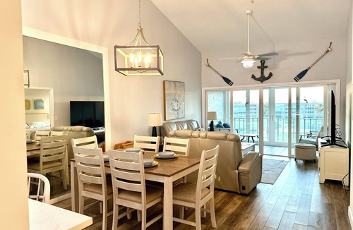 Biggar Condo | Charming 2-bedroom condo overlooking executive golf course in Fort Myers
