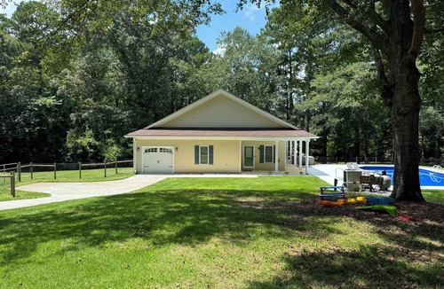 Loganville Cottage | Charming 2-bedroom Cottage in lovely Loganville with Private Pool and Hot Tub