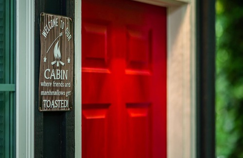 Lincoln Heights Cabin | Charming 2-bedroom cabin close to Uptown Charlotte!