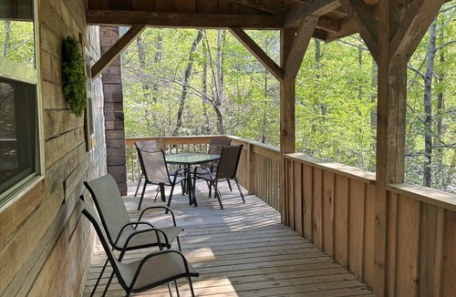Walland Cabin | Charming 2-bedroom cabin with hot tub, outdoor firepit and Pet Friendly!