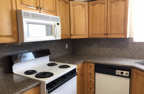 South Lake Condo | Charming 2-bedroom condo with WiFi, AC in fantastic Hollywood