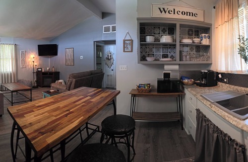 Molena Cottage | Charming 2-bedroom cottage in Molena Ga. Family & pet friendly.