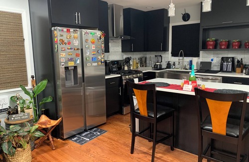 East Side Bed & Breakfast | Charming 2-bedroom Guesthouse in East Atlanta