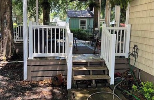 Summerton House | Charming 2-bedroom home- Lake Marion-North Santee with WiFi, AC