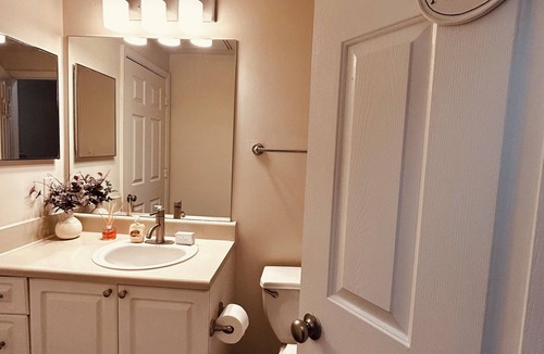 East Point House | Charming 2-bedroom townhome Mins from Airport, Close to Downtown