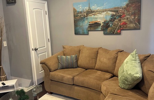 Gwynns Falls/Leakin Park House | Charming 2-bedroom townhome in Baltimore with WiFi, AC