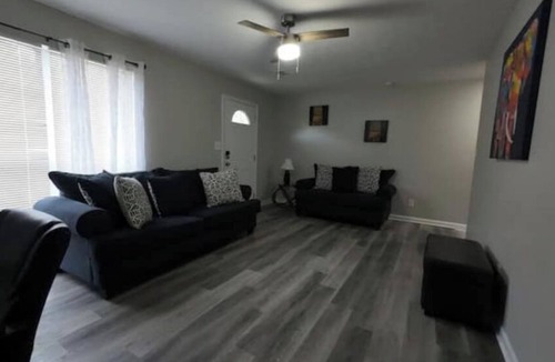 Jonesboro House | Charming 2-bedroom townhome with WiFi, AC in fabulous Jonesboro