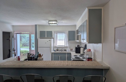 Summerton House | Charming 2-bedroom townhome with AC and WiFi in peaceful Summerton