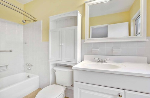 Lake Ida Shores House | Charming 2 Bedroom Downtown Delray Beach Cottage