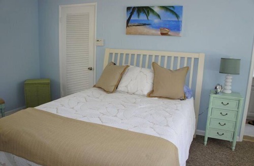 Lake Ida Shores House | Charming 2 Bedroom Downtown Delray Beach Cottage