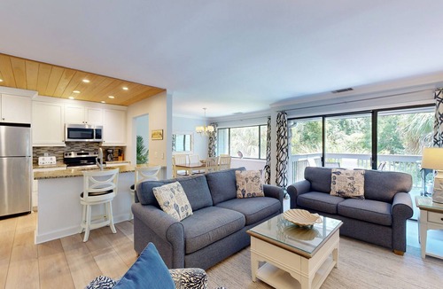 Palmetto Dunes Villa | Charming 2-Bedroom Vacation Rental Overlooking a Tranquil Lagoon