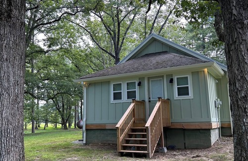 Rising Fawn Cabin | Charming 2-bedroom mountaintop cabin with AC, WiFi in tranquil Rising Fawn