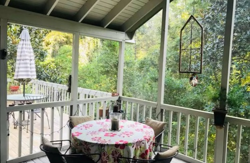 Tallahassee House | Charming 2-bedroom house with privacy and a tranquil wooded view