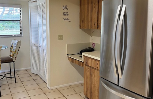Oldsmar Villa | Charming 2-bedroom villa in East Lake Woodlands with AC, WiFi and pool access