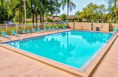 Oldsmar Villa | Charming 2-bedroom villa in East Lake Woodlands with AC, WiFi and pool access