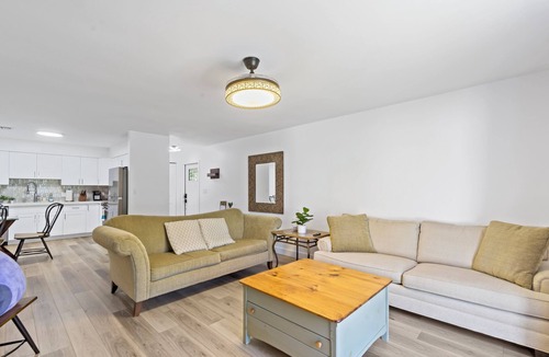 Iona House | Charming 2BD Near Ft. Myers Beach