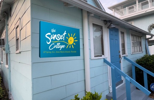 Anna Maria Cottage | Charming 2br/1ba Cottage < 2 Min Walk From Beach on Anna Maria Island Florida