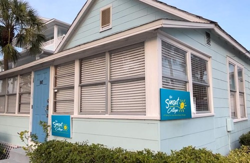 Anna Maria Cottage | Charming 2br/1ba Cottage < 2 Min Walk From Beach on Anna Maria Island Florida