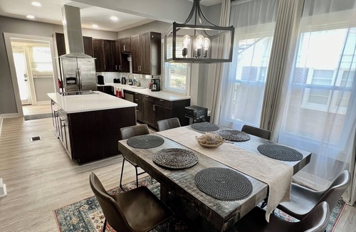 Sylvan Hills House | Charming 2BR/2BA 10min DT/Airport by LSP Homes