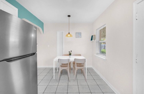 Dania Beach House | Charming 2BR Bungalow Near Beach & Dania Locations