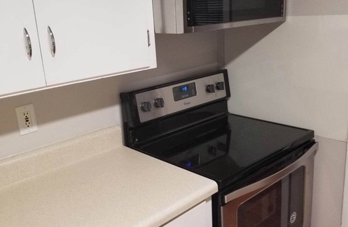 Americus House | Charming 3-bd, 2.5-bath with open floorplan. WiFi, comfort and a great ambiance!