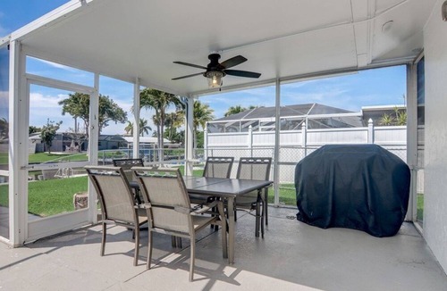 Yacht Club House | Charming 3 bed 2 bath. Heated pool. Canal front. Walk to the beach !