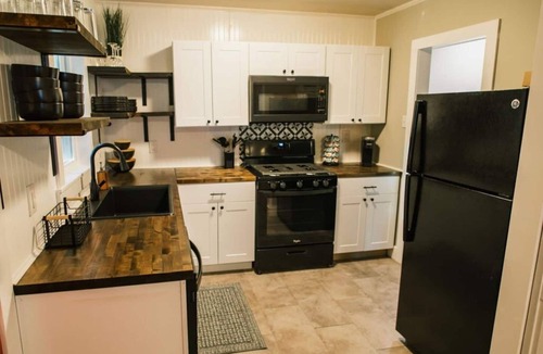 North Charleston House | Charming 3 Bedroom Home Close to Eclectic Park Circle District