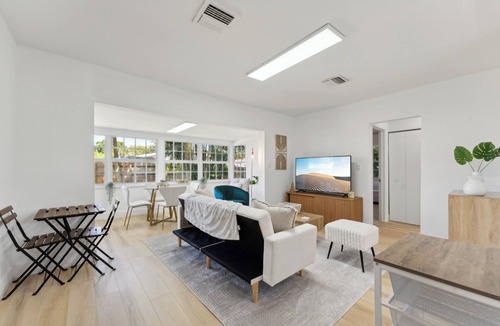 Edgewood House | Charming 3-bedroom newly renovated home with great backyard patio area & grill