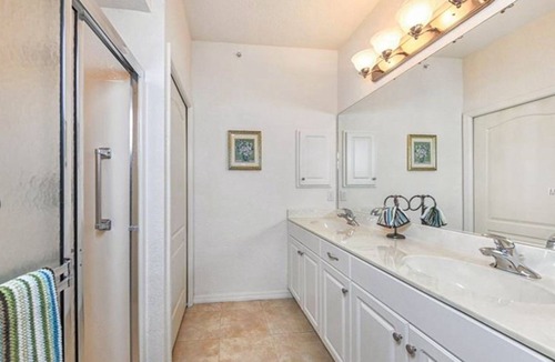 Venice Condo | Charming 3-bedroom condo in gated community with WiFi, AC in brilliant Venice.