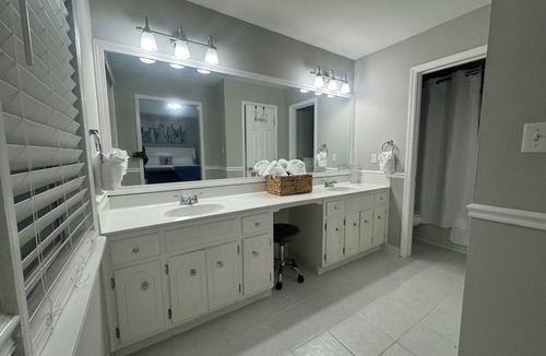Augusta Cottage | Charming 3-bedroom Cottage in Martinez with WiFi and AC